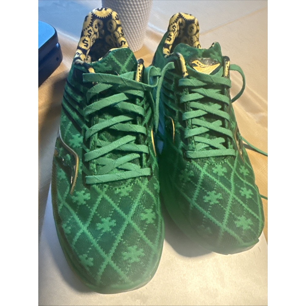 Rare saucony Kinvara 12- Size 8- Pristine